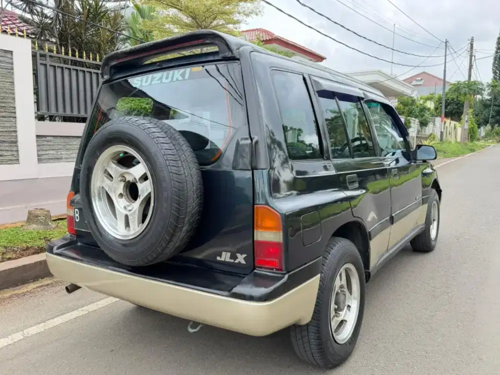 Suzuki escudo jlx nomade 1997 istimewa