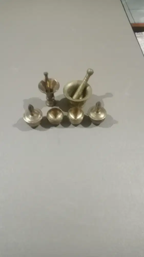 Barang aktik bahan kuningan