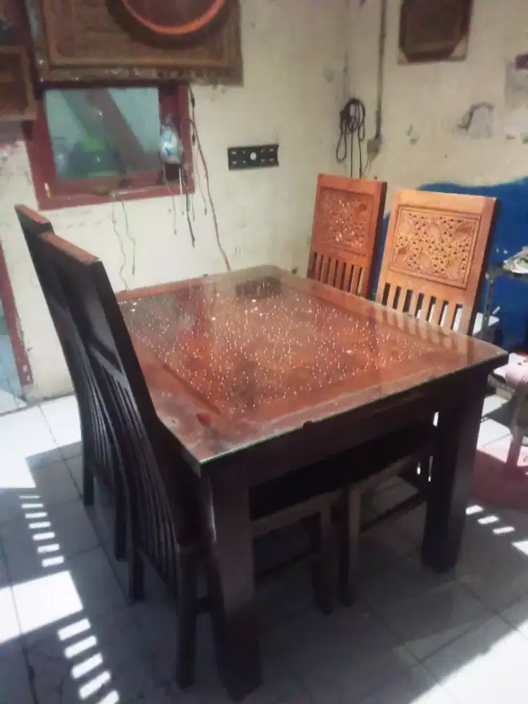 Meja makan kayu jati