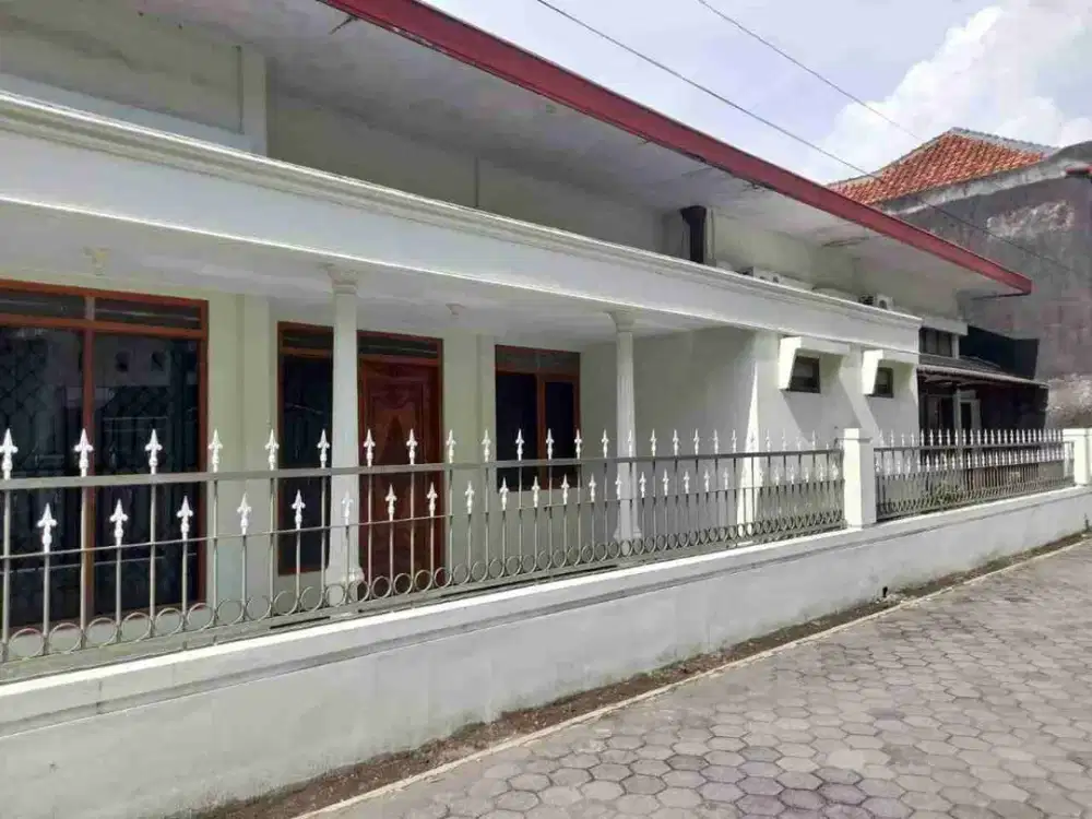 Homestay luas Bersih Sejuk Arsi Dkt JEC Banguntapan Jogja.NEGO SAMPAI DEAL BU