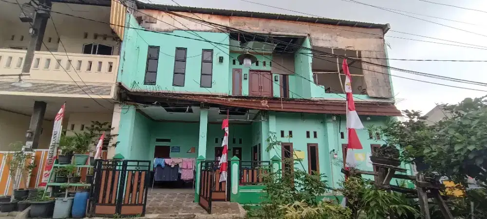 Di Jual Rumah 2 bidang Tanah dan bangunan