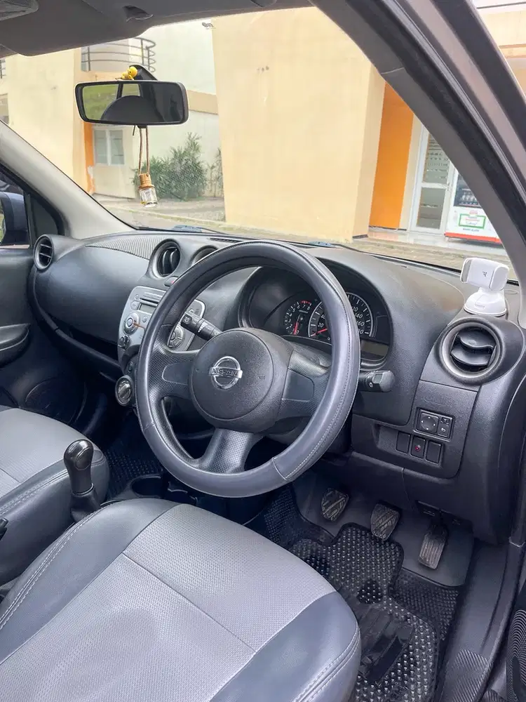 Nissan March 2013 Bensin