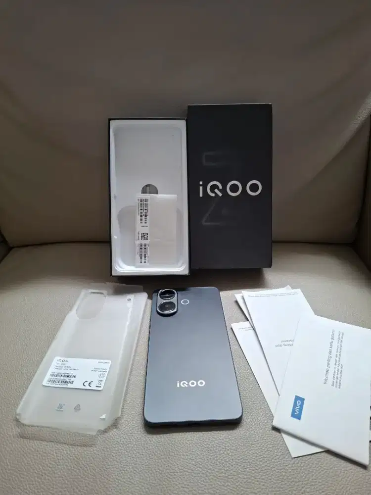 Iqoo Z10R 5G 8/256 GB Garansi November 2027  hampir 2 tahun