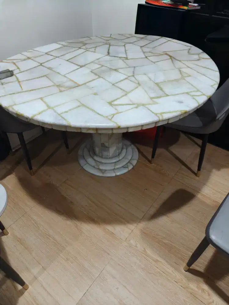 Meja marmer Bulat 130cm