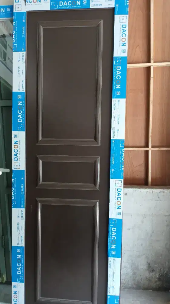 Pintu alumunium spandrel dobel