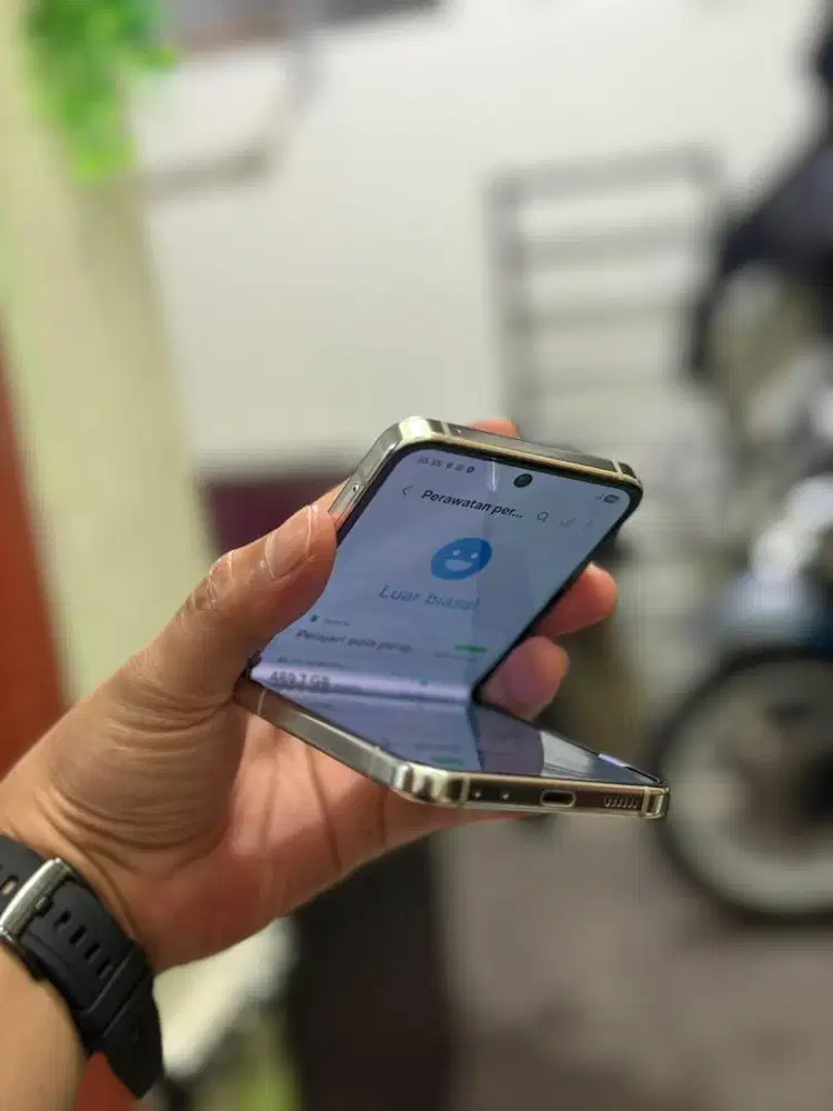 Samsung Z Flip 5 8/512GB Sein Resmi Fullset Monus Dikit