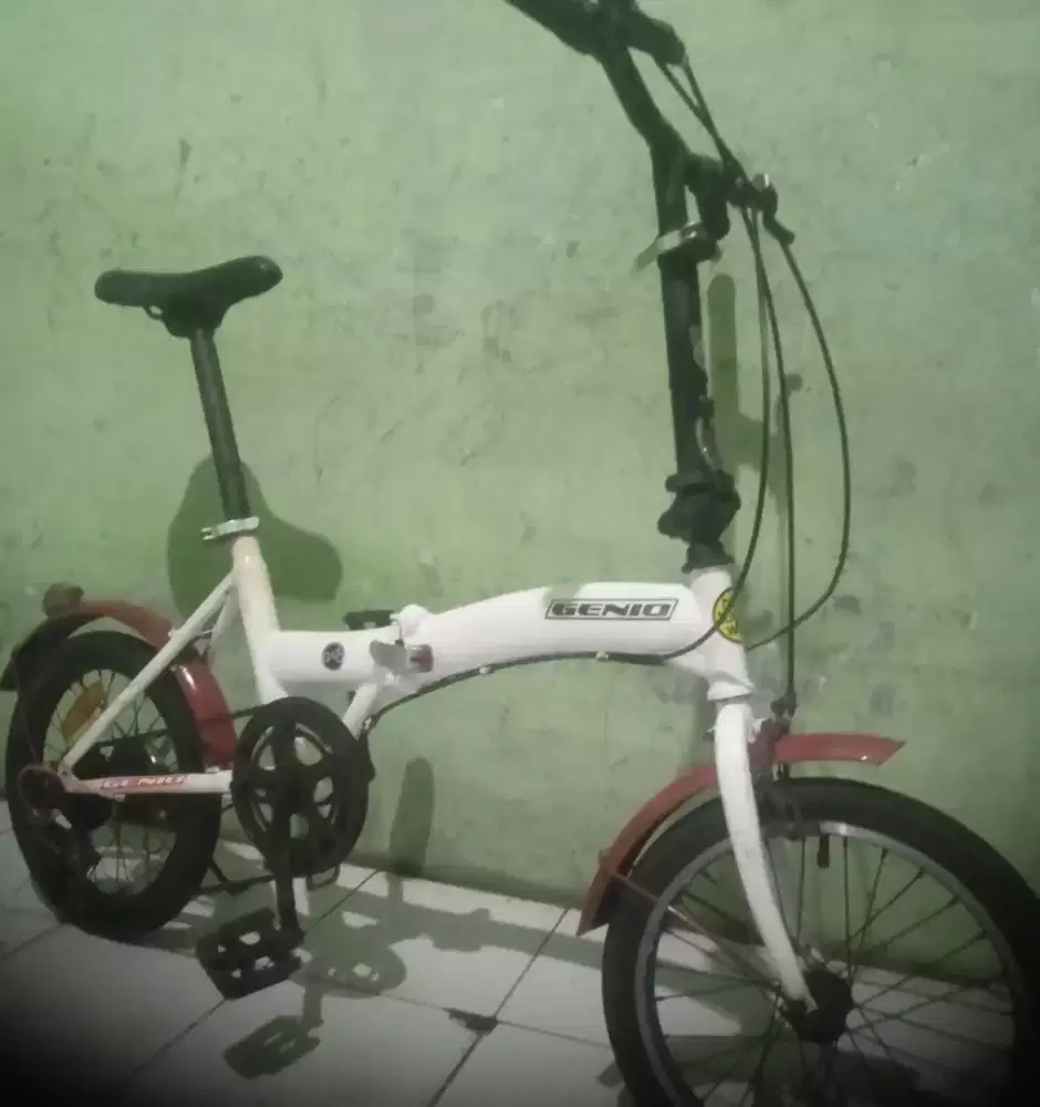 Sepeda lipat Genio UK 16