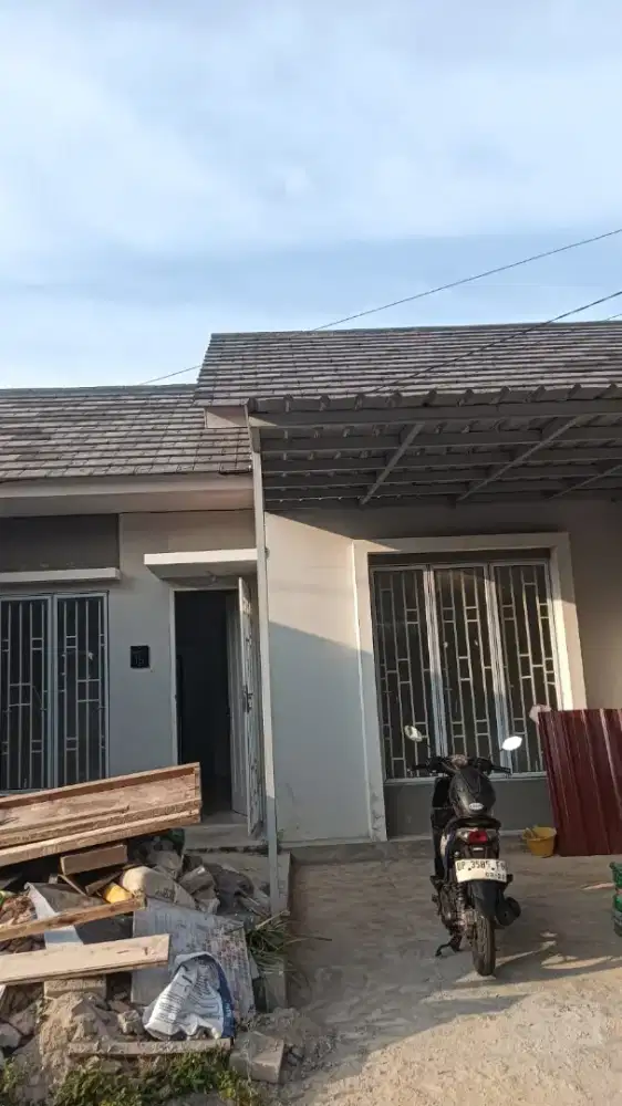 Disewakan rumah Di tiban mas