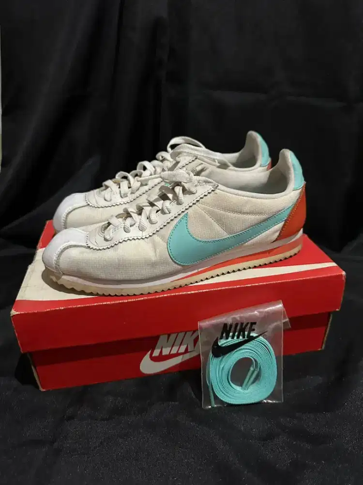 Dijual Murah Nike Cortez Original Size 40 Eur. Masih ada tali biru ori