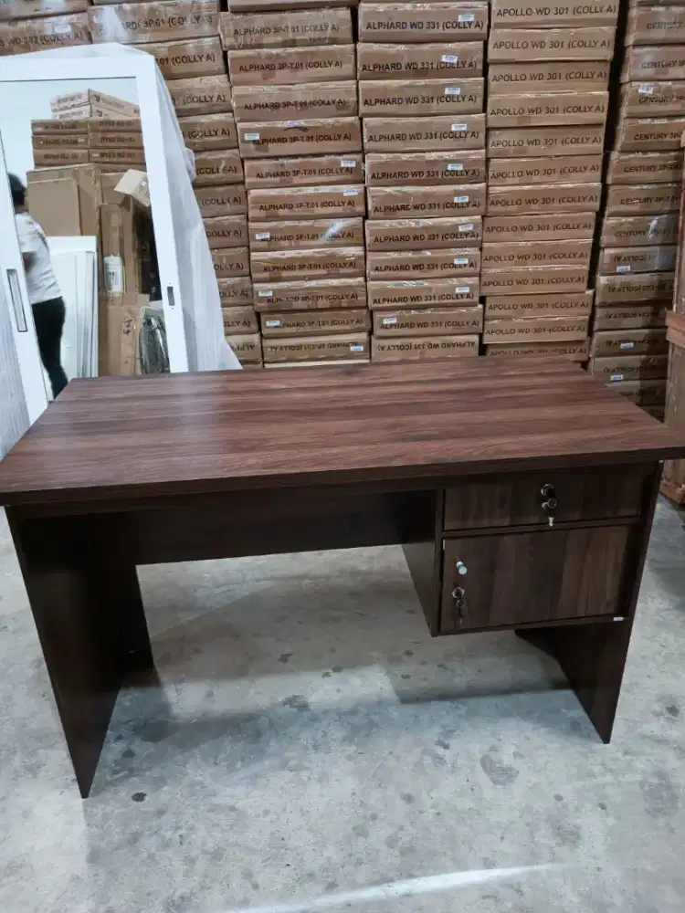 Meja 1/2 Biro Baru Murah Tapi Tidak murahan