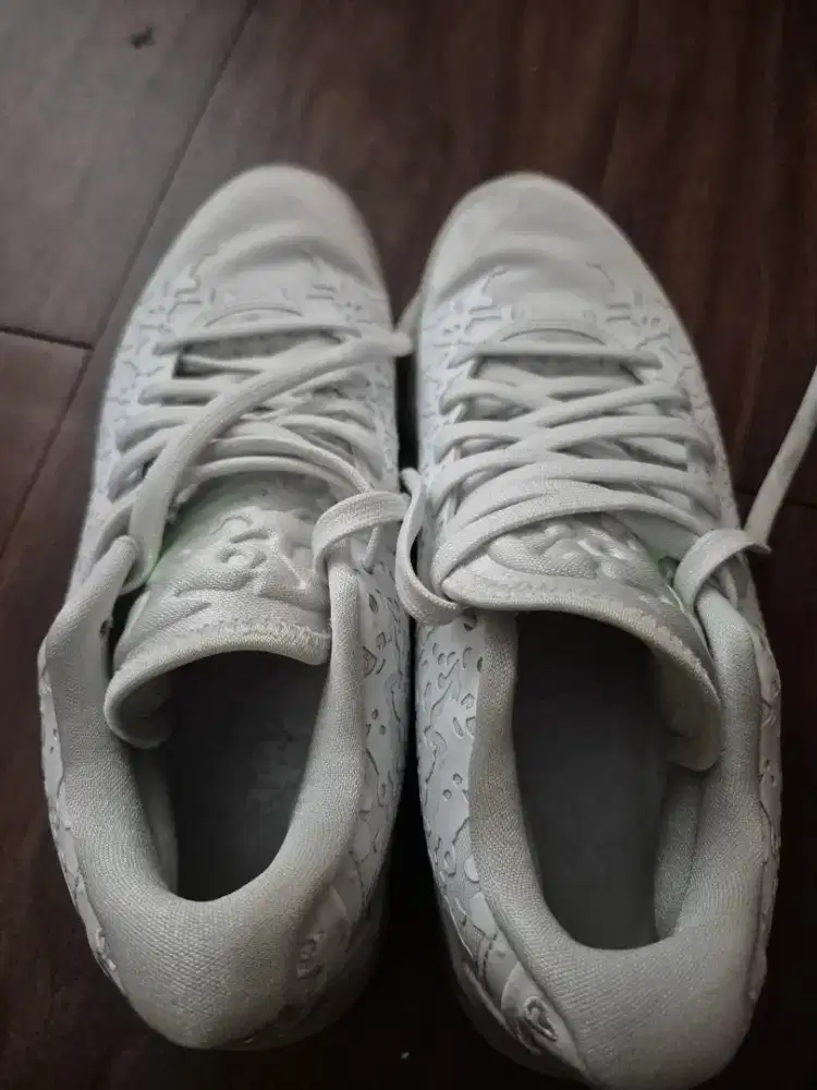 Sepatu bekas masih bagus jarang pakai