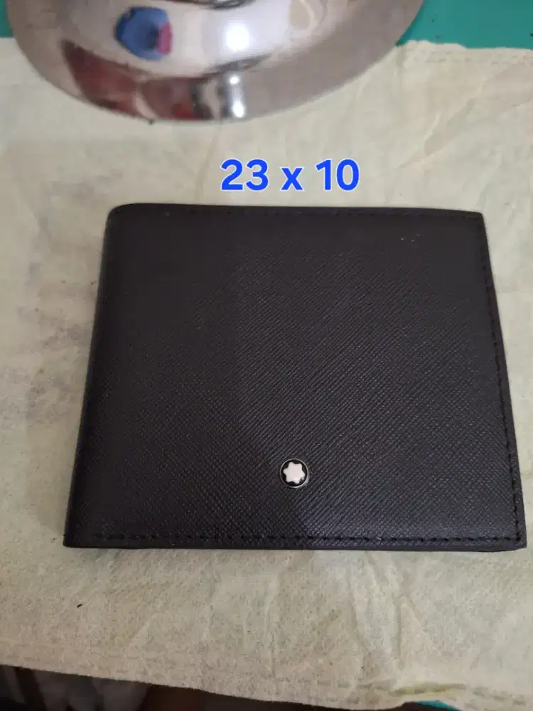 Dompet branded 
Montc blanc uk 23 x 10 
Warna hitam dompet pria 
Limit