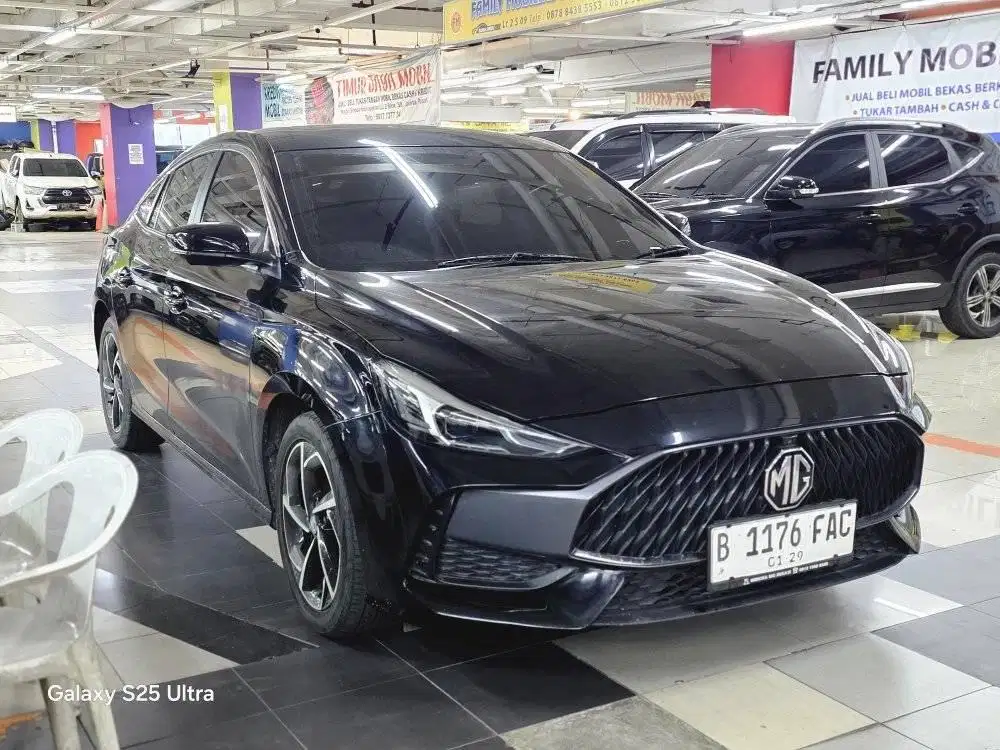 MG 5 GT sedan 2023 hitam