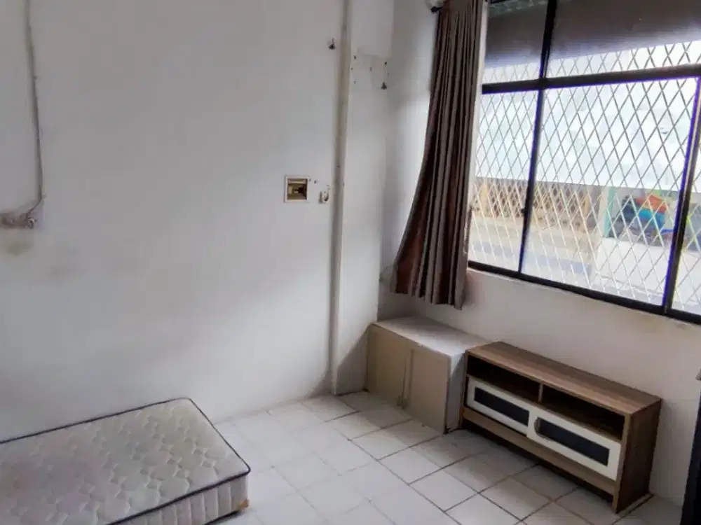 Disewakan Rumah di Jelambar Barat Dekat Sekolah Mutiara Bangsa 3 Jelambar Ada 3 Kamar Tidur Harga Termurah