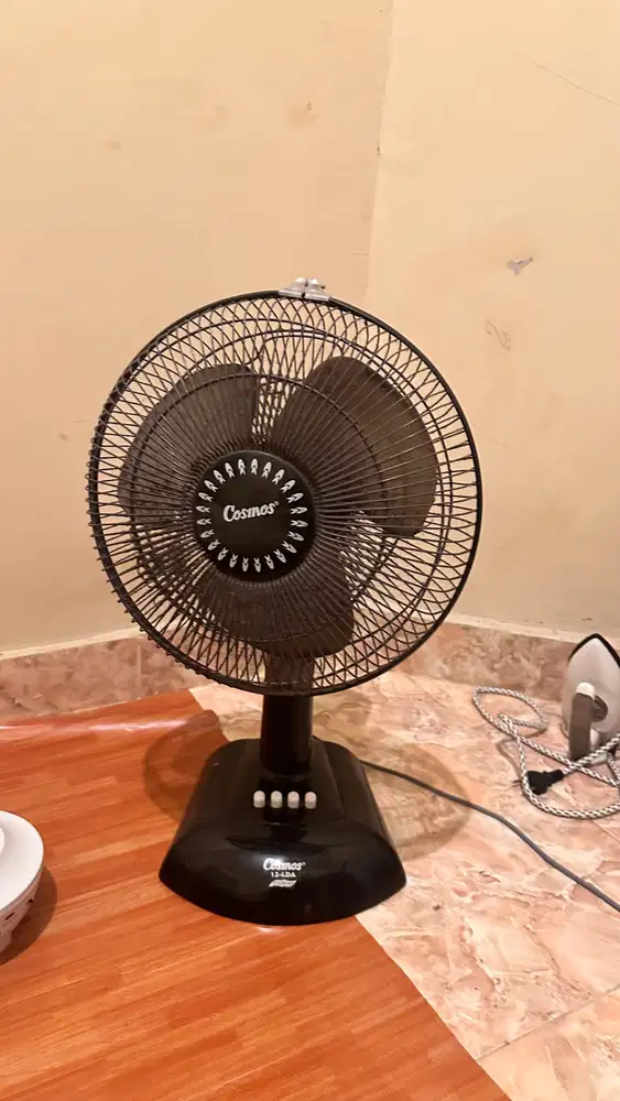 Kipas angin miyako dan cosmos