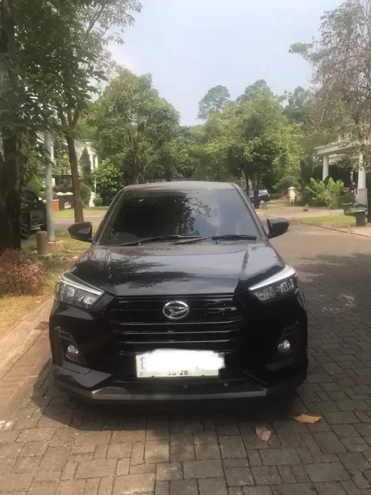 Daihatsu rocky th 2023 hitam