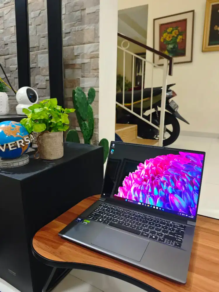 Laptop Acer Swift X OLED RTX4050 x rog tuf msi nitro