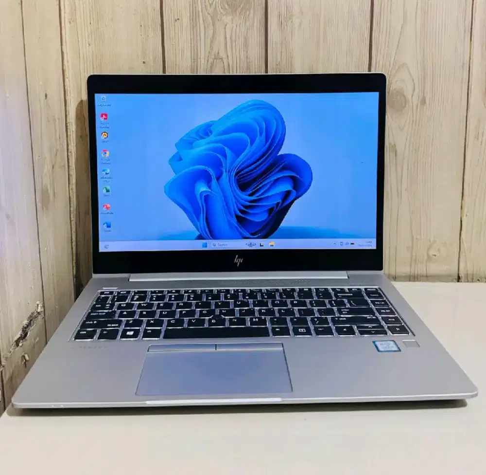 Laptop HP 840 G5 core  i5 Gen 8 dual VGA Radeon gaming editing