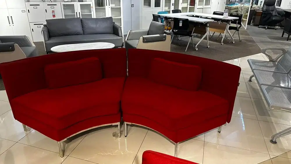 Dijual 2 Sofa merah