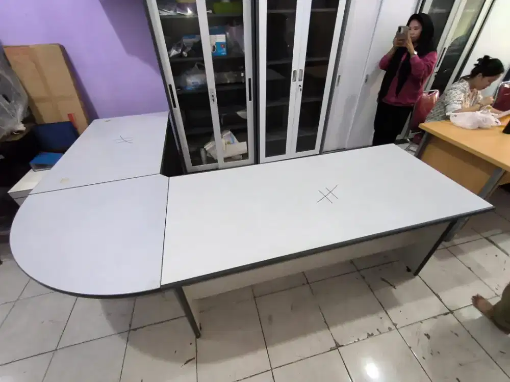 Meja kantor L second