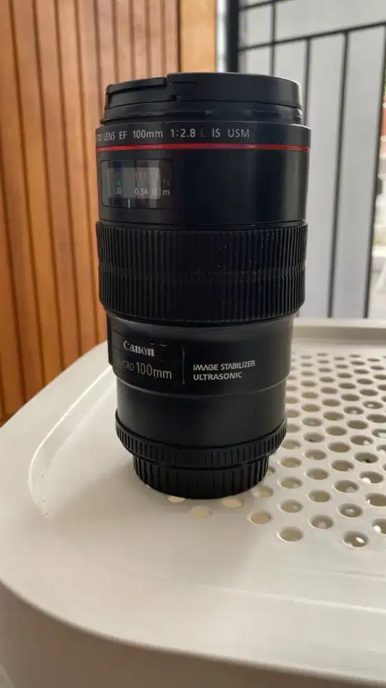 Lensa canon macro 100mm f2.8 IS USM
