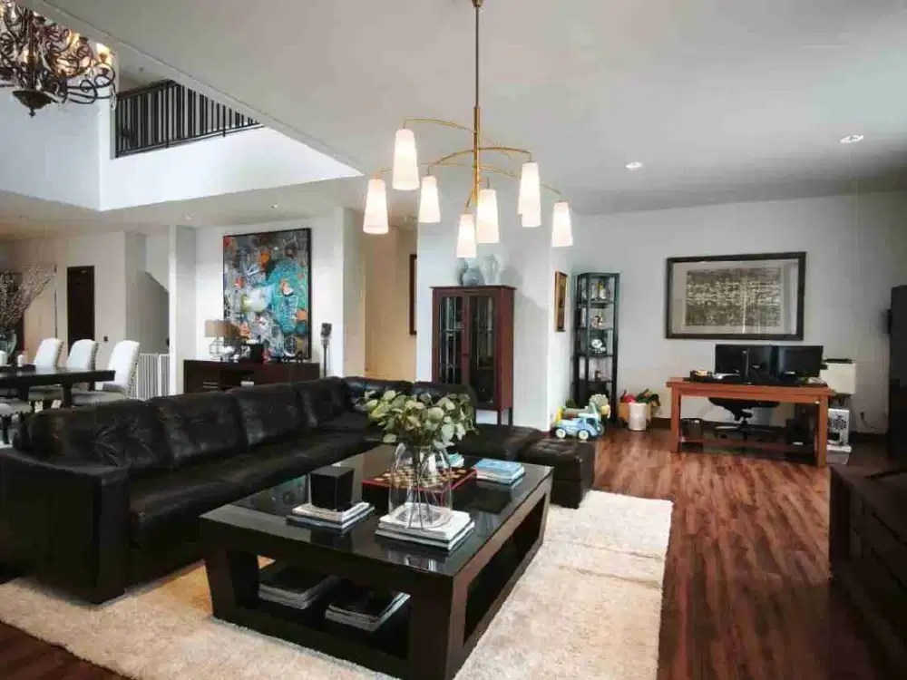 DIJUAL Rumah Eksklusif Rapih Zora BSD – Private Home Lift & Jacuzzi