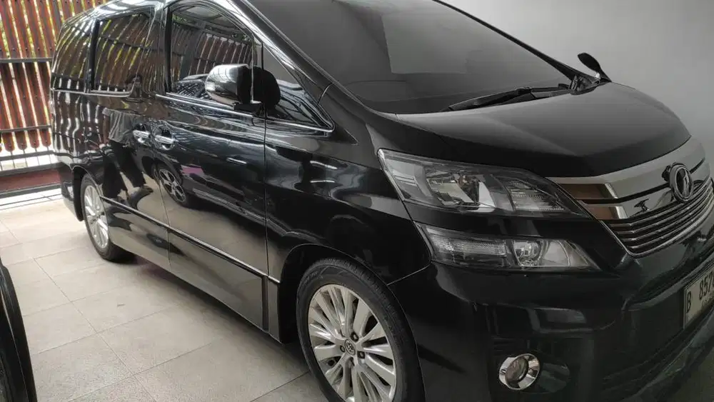 Dijual Toyota Vellfire 2.4ZG (ANH20)