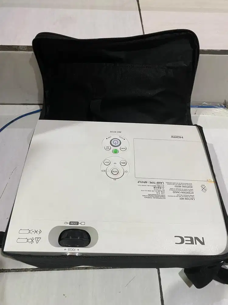 Projector infocus HDMI Nec 3300Lumens terang proyektor nobar