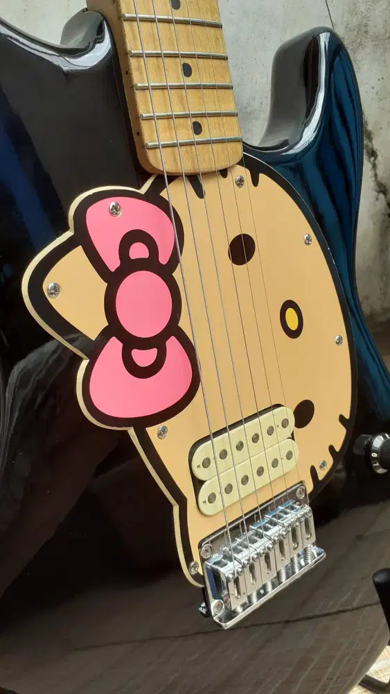 Squier Hello Kitty Stratocaster - Affinity Series | BEKAS Berkualitas