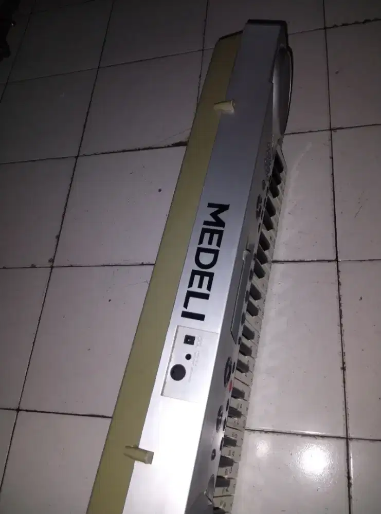 Keyboard piano MEDELI