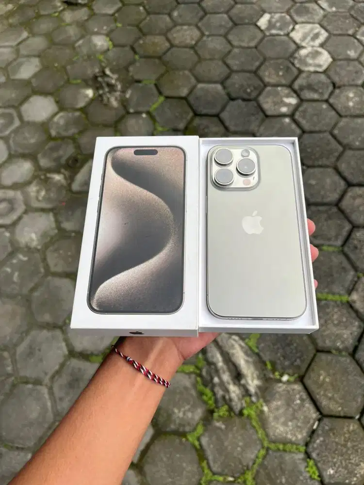 Iphone 15 Pro 256GB Natural Titanium Lengkap Mulus terawat