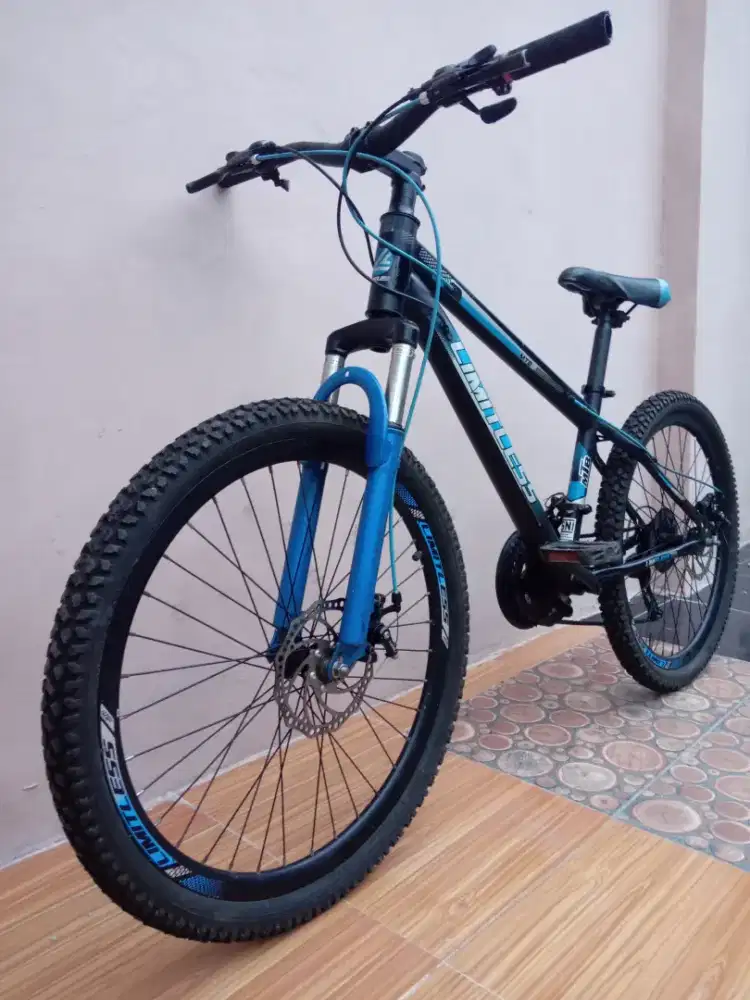 Sepeda Gunung/MTB Ring 24 Limitles.