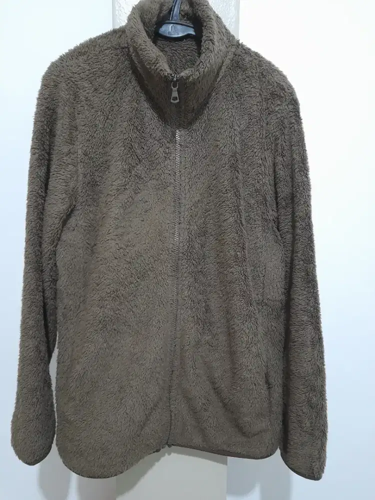 Jaket uniqlo warna cokelat