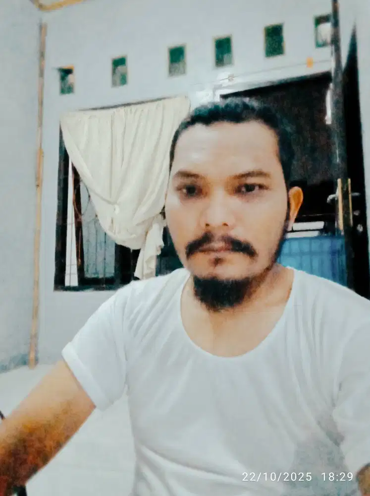 Sedang mencari kerja segera untuk keluarga