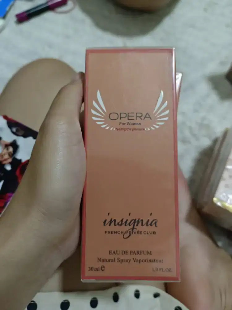 Dijual Tas Lokal dan Parfum Import