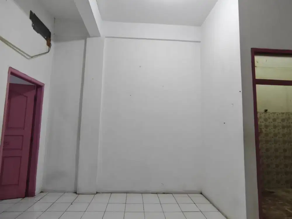 Disewakan Rumah di Jelambar Barat Dekat Sekolah Mutiara Bangsa 3 Jelambar Ada 3 Kamar Tidur Harga Termurah