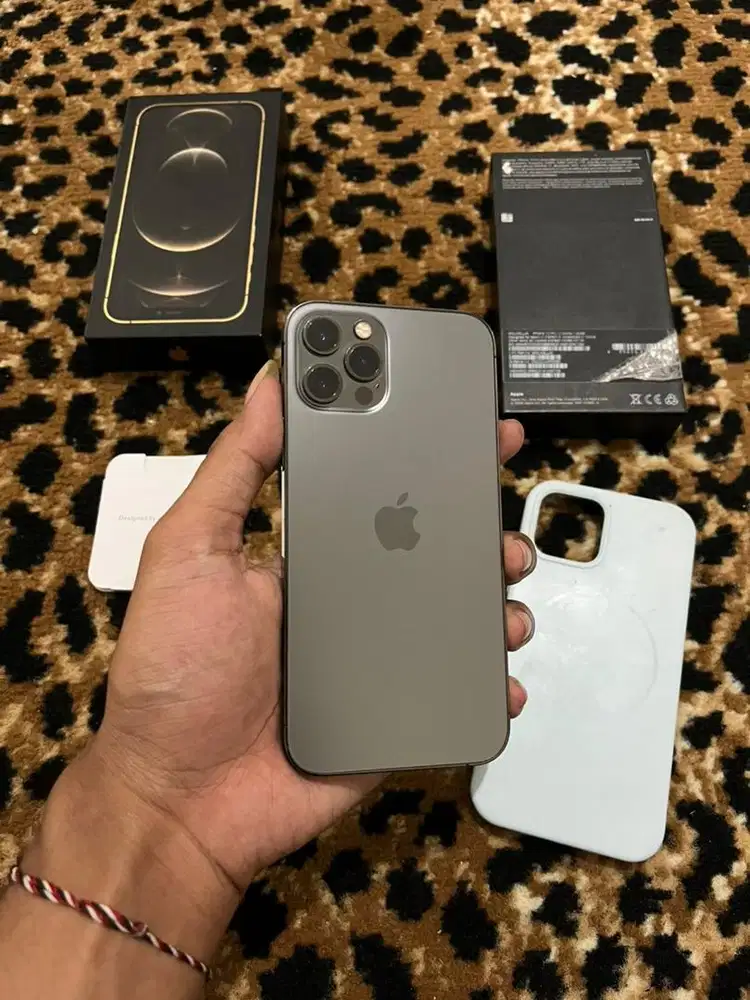 Iphone 12 Pro 256GB All operator Fullset Nominus Mulus