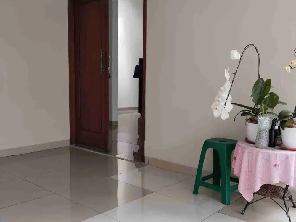 JUAL CEPAT RUMAH SIAP HUNI SUDAH RENOV DAN CAT ULANG TAMAN MERUYA ILIR
