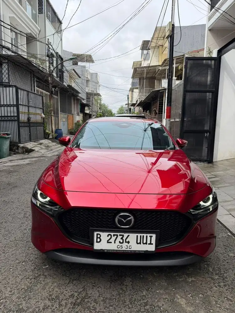 Mazda 3 Hatchback Nik 2025 warna red soul Km 1.500 no laka no banjir