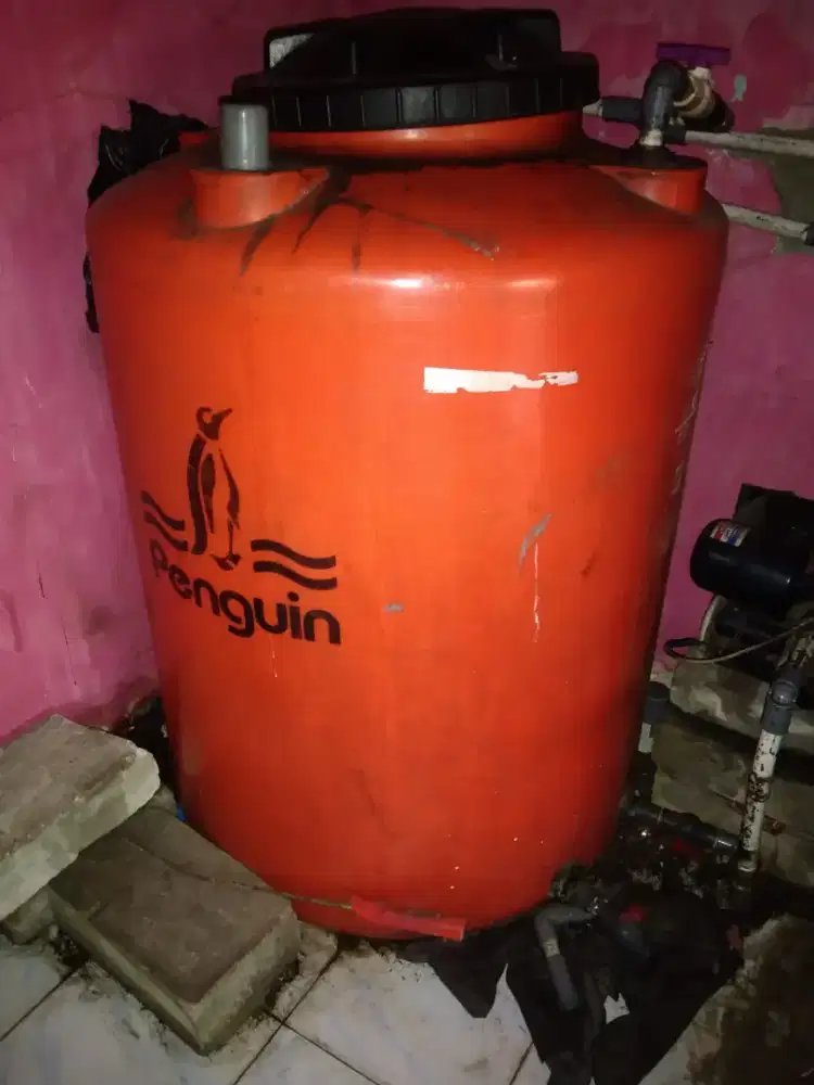 Toren air Pinguin kapasitas 520L