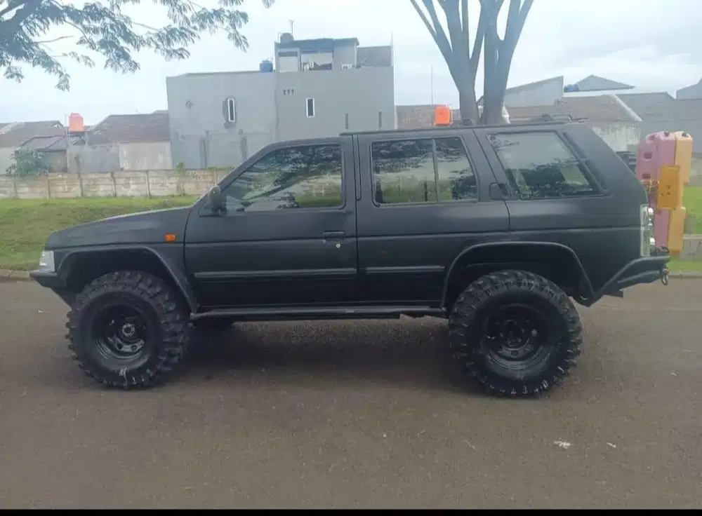 Dijual Nissan Terrano 2006 Bensin 4x4