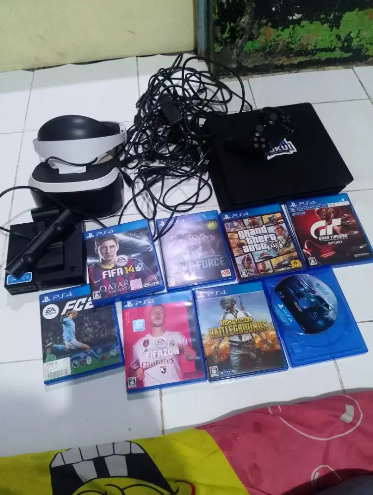 PS 4 slim 1 tb dan VR
