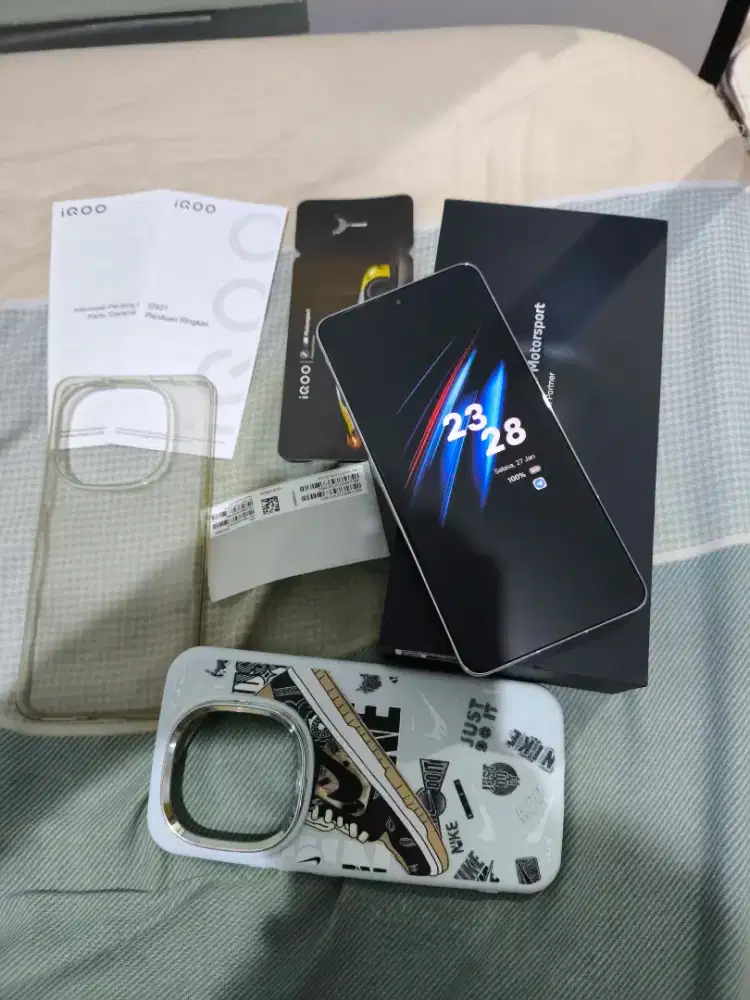 JUAL VIVO IQOO 13 RAM 12/256GB WARNA LEGEND FULLSET GARANSI RESMI VIVO