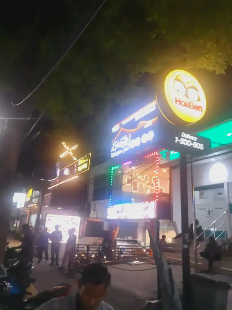 lowongan helper dapur (cowo),dan waters (cewe)