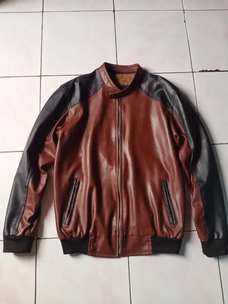 JAKET KULIT ARMANI JEANS UKURAN XL