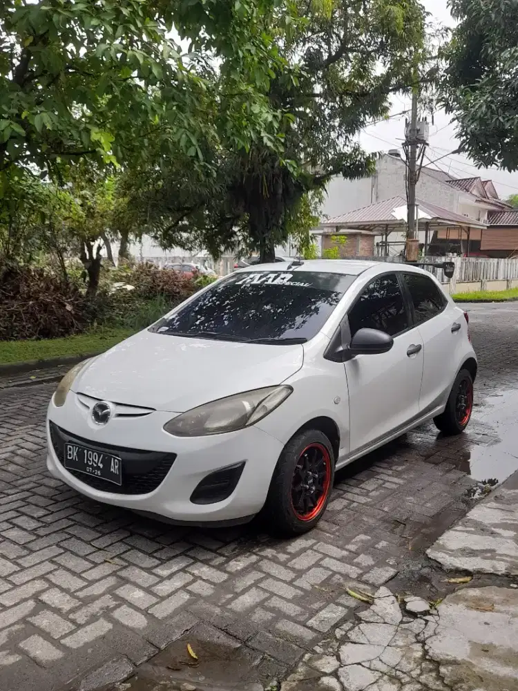 2011 Mazda 2 putih 1.5 S Manual tangan pertama a.n sendiri dari baru