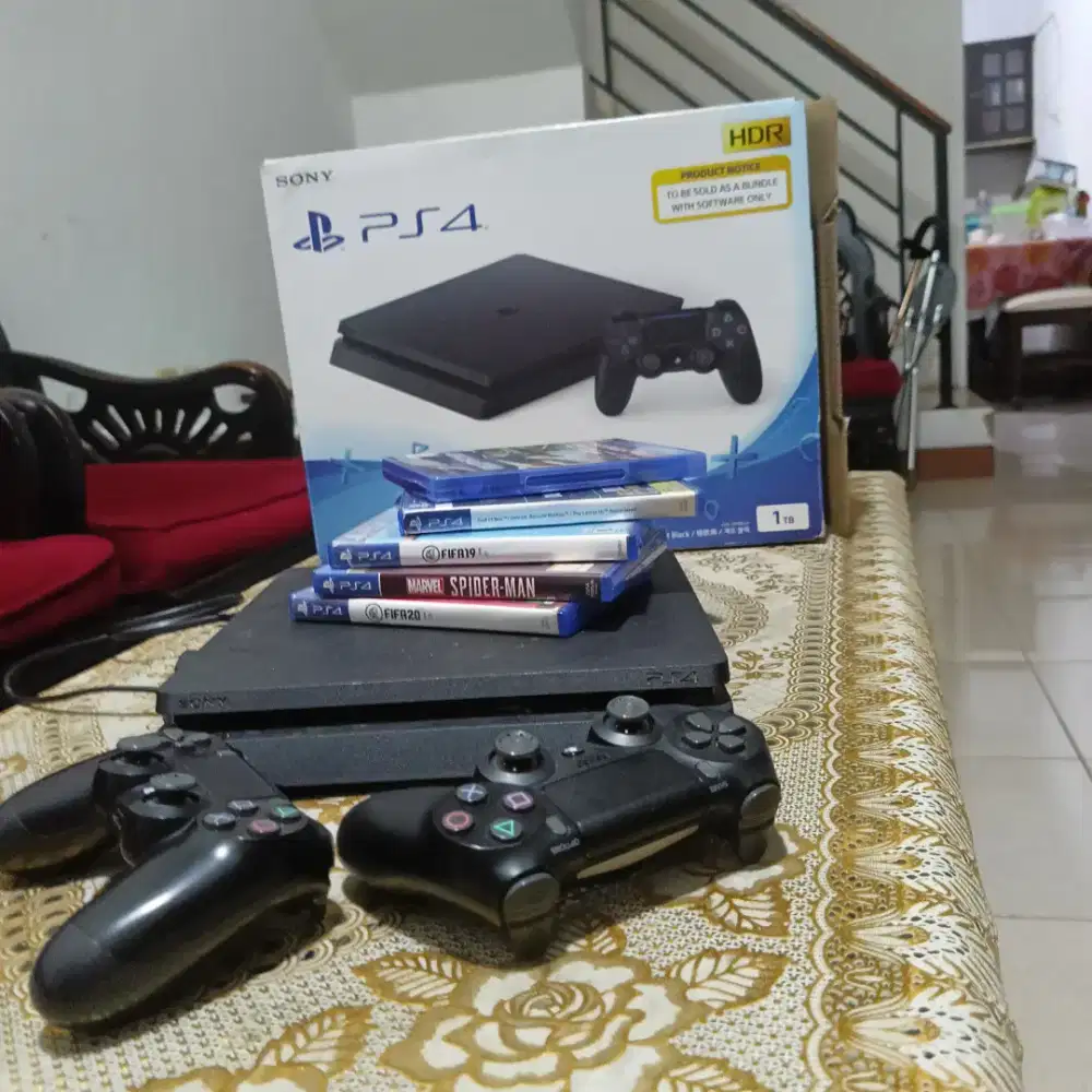 Jual Cepat PS 4  soni ori kumplit stick 2  kaset 5 ori