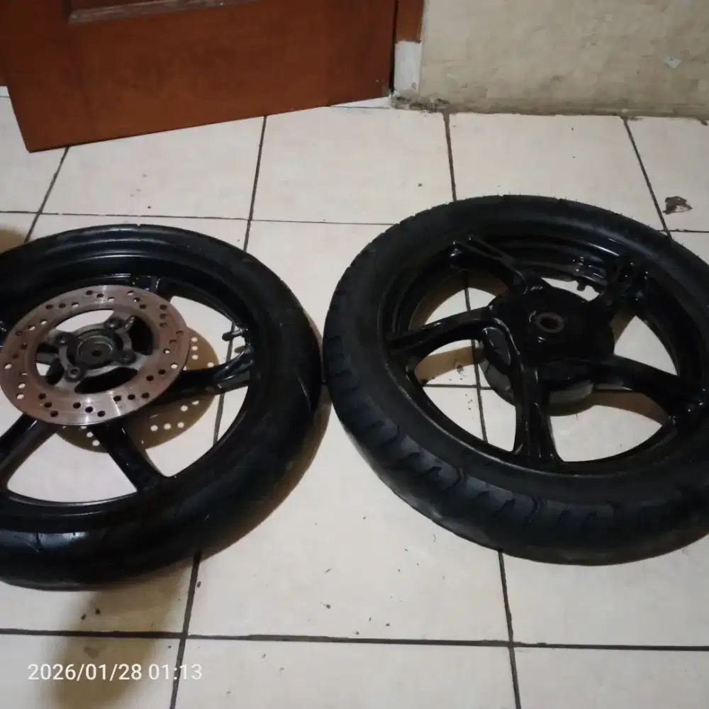 Velg original Xeon tinggal templok aja 700 nego ban tebel