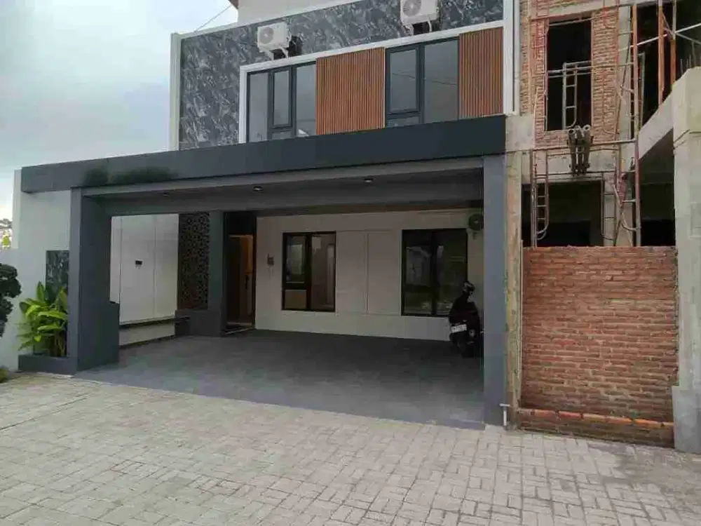 DIJUAL RUMAH MEWAH 2LANTAI FULL FUTNISH DALAM PERUMAHAN WEDOMARTANI SLEMAN