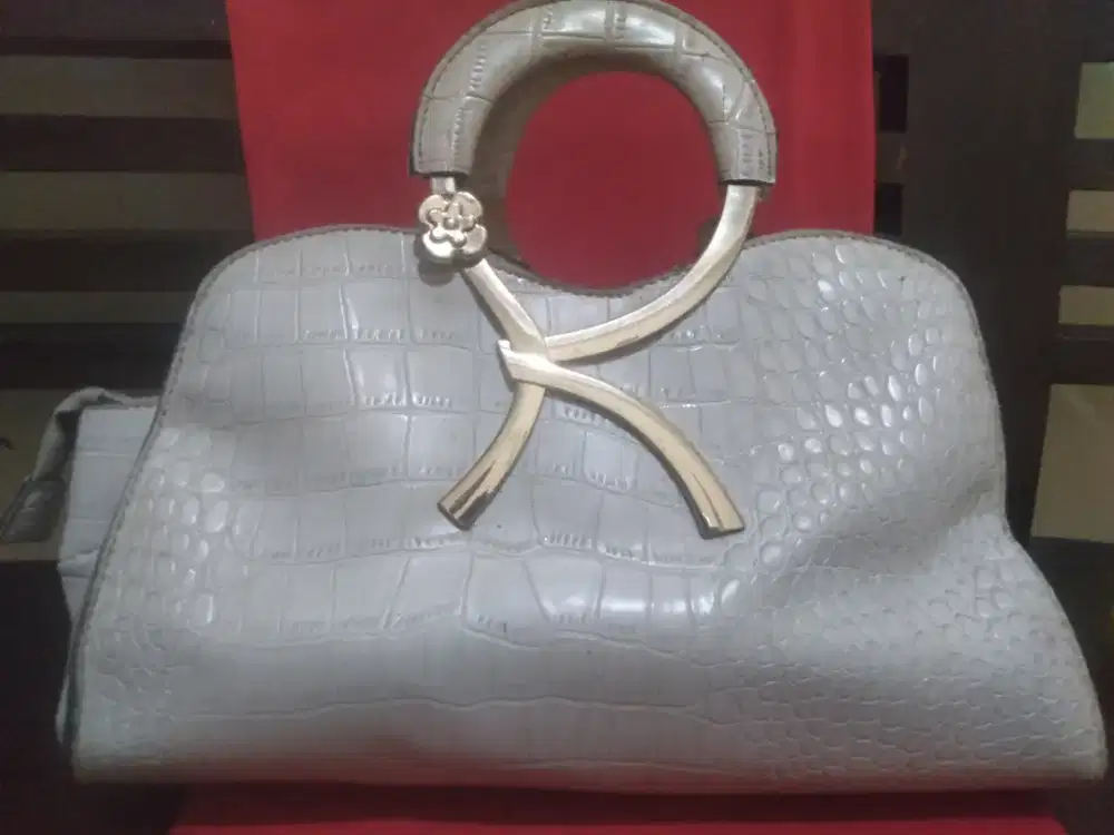 Tas tangan buat yg ingin bergaya ellegant